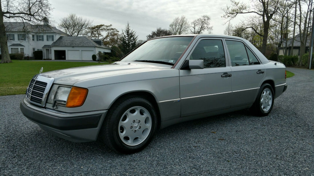 1990 MERCEDES BENZ 300E SPORTLINE 33,700 CARFAX VERIFIED MILES!! NO RESERVE!! 1990 Mercedes-Benz 300-Series E