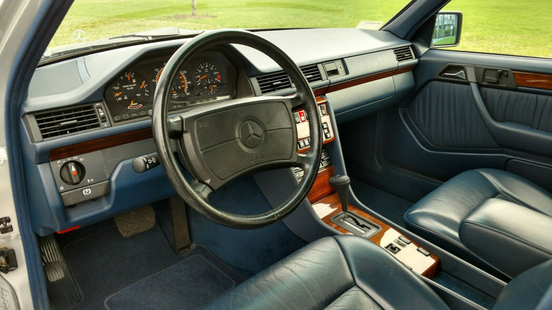 1990 Mercedes-Benz 300-Series E - photo 11