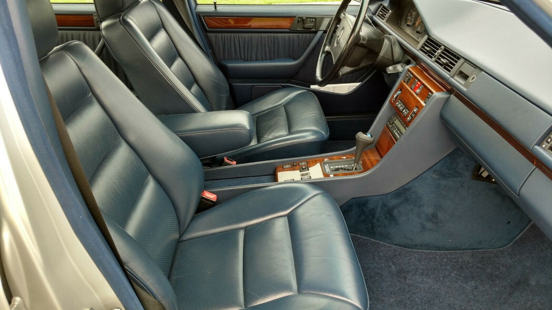 1990 Mercedes-Benz 300-Series E - photo 12