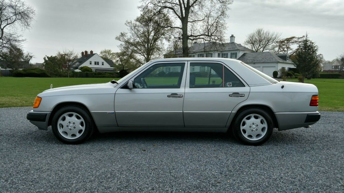 1990 Mercedes-Benz 300-Series E - photo 2