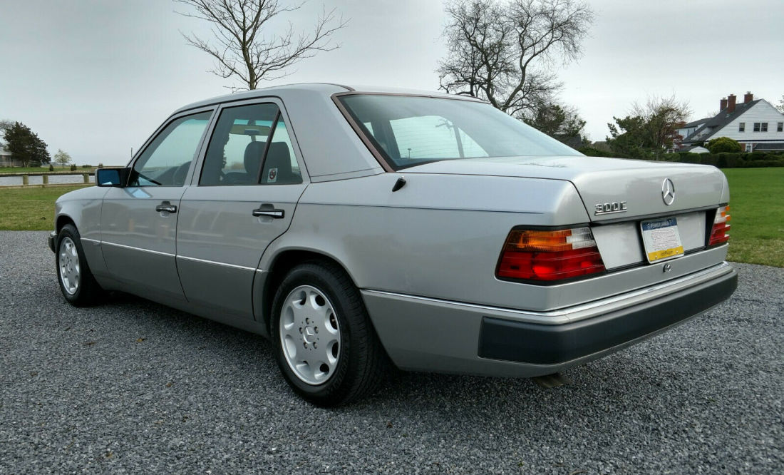 1990 Mercedes-Benz 300-Series E - photo 3