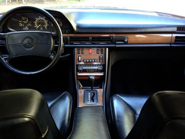 1990 Mercedes-Benz 300-Series Base Sedan 4-Door - photo 2