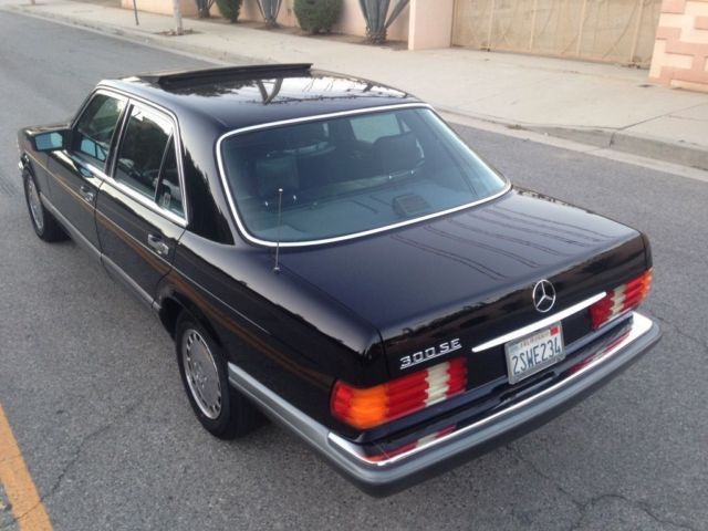 1990 Mercedes-Benz 300-Series Base Sedan 4-Door - photo 5