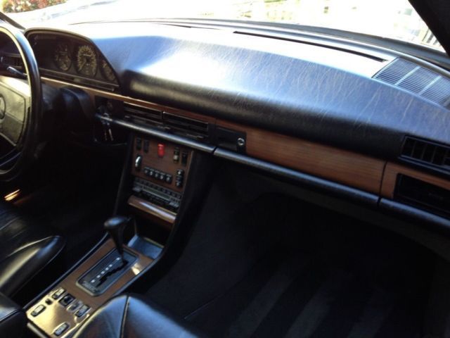 1990 Mercedes-Benz 300-Series Base Sedan 4-Door - photo 9