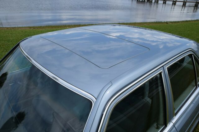 1990 Mercedes-Benz 300-Series - photo 9