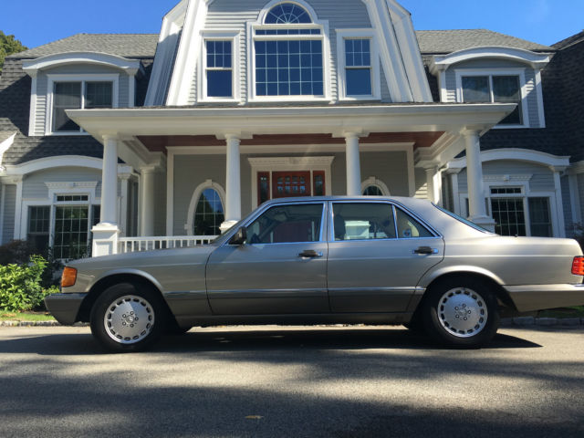 1990 Mercedes-Benz 300-Series