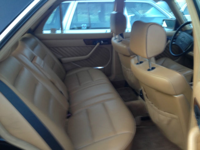 1990 Mercedes-Benz 300-Series - photo 11