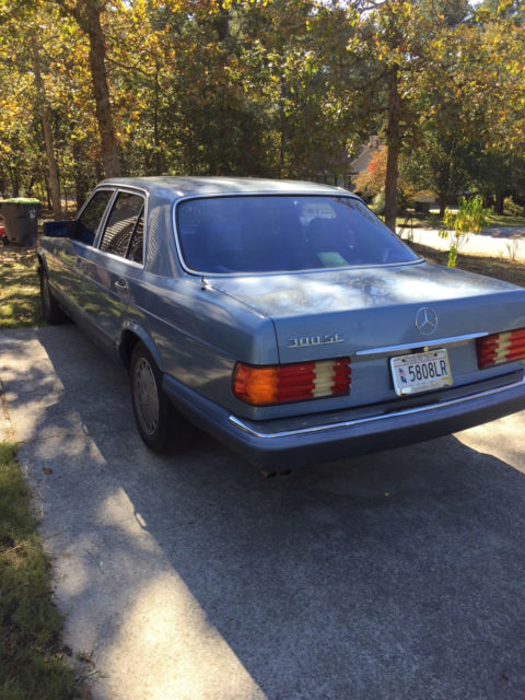 1990 Mercedes-Benz 300-Series 4-Door - photo 4