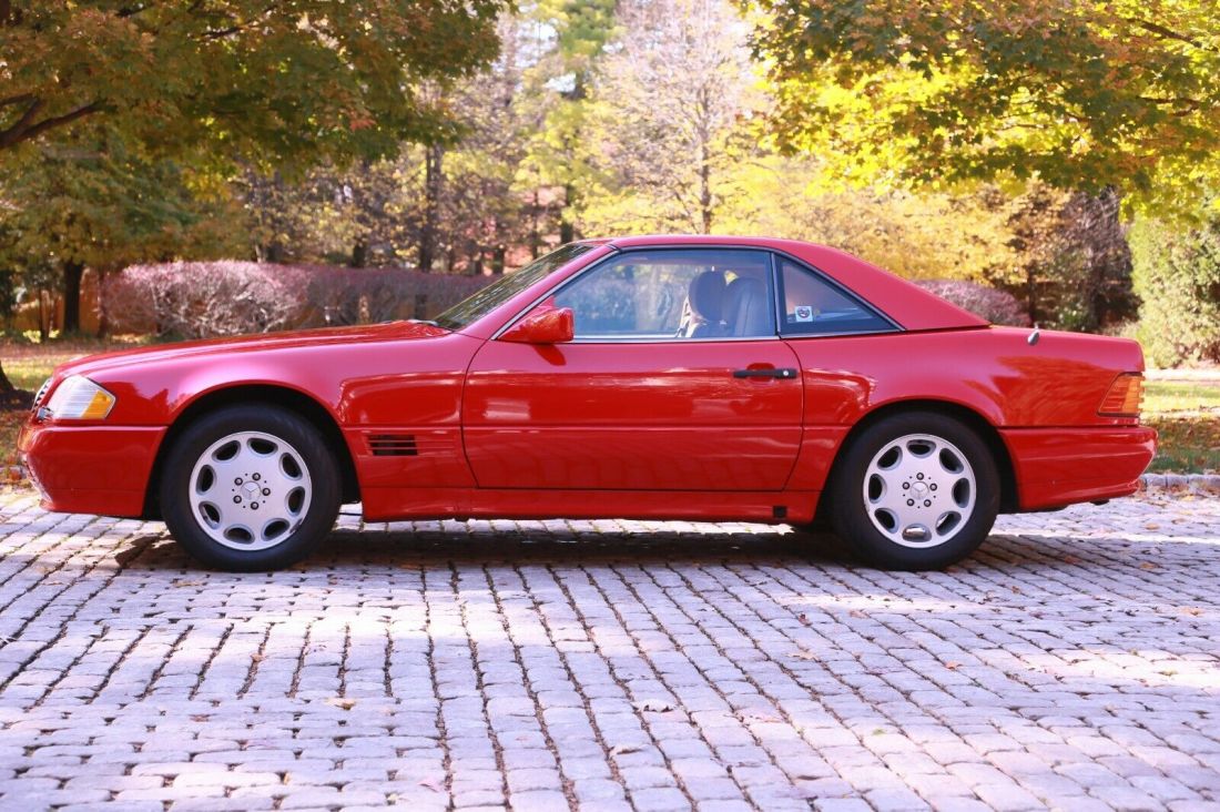 1990 Mercedes Benz 300SL, Six Cylinder Roadster, automatic transmission 1990 Mercedes-Benz 300-Series