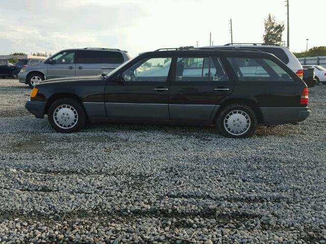 1990 Mercedes-Benz 300-Series Base Wagon 4-Door - photo 2