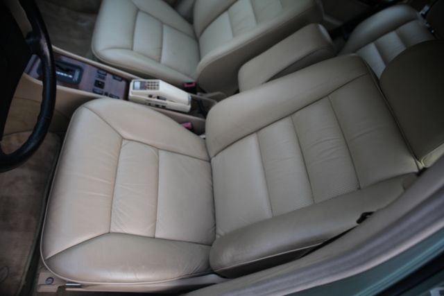 1990 Mercedes-Benz 300-Series - photo 13