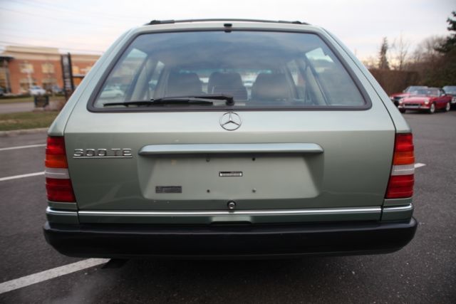 1990 Mercedes-Benz 300-Series - photo 5