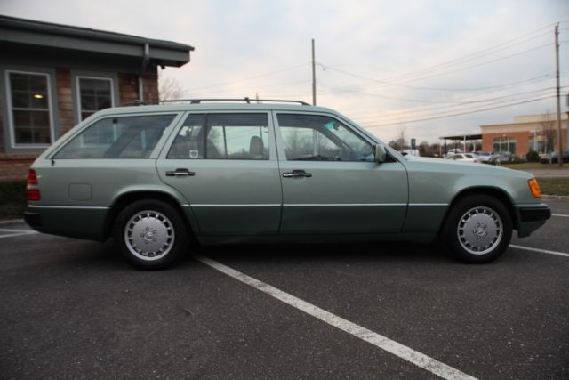 1990 Mercedes-Benz 300-Series - photo 7