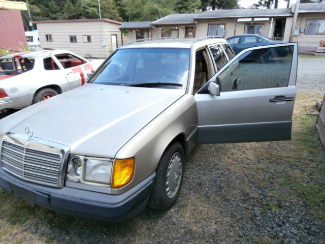 1990 Mercedes Benz 300te W124 Wagon 1990 Mercedes-Benz 300-Series BASE