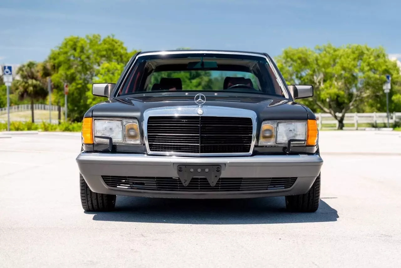 1990 Mercedes-Benz 400-Series 420 SEL 4dr Sedan - photo 2