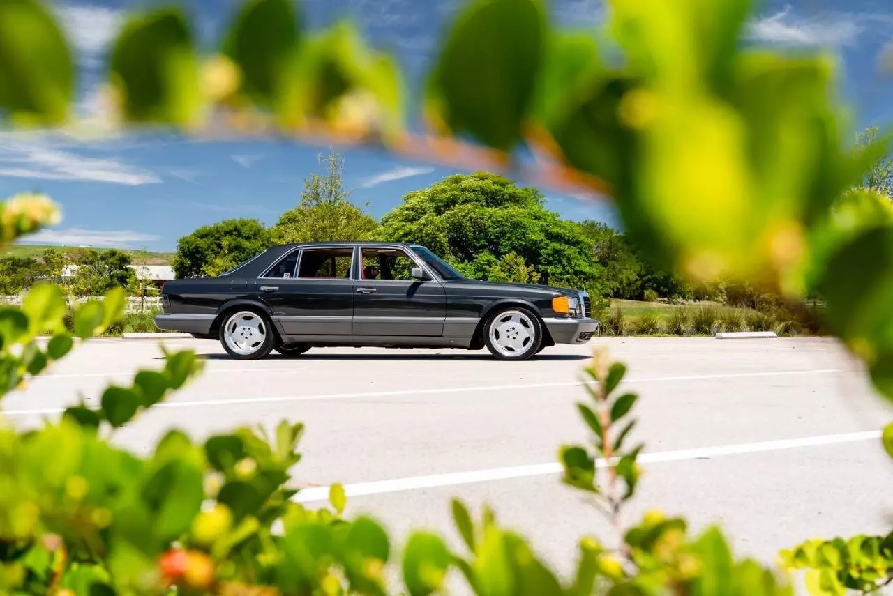 1990 Mercedes-Benz 400-Series 420 SEL 4dr Sedan - photo 9
