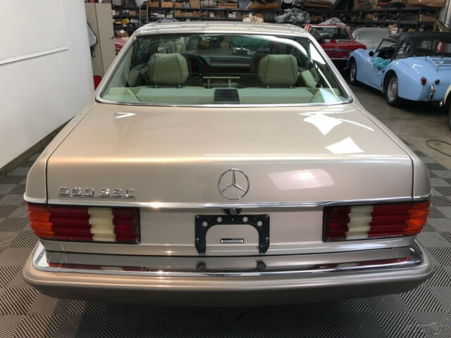1990 Mercedes-Benz 500-Series 1990 MERCEDES BENZ 560 SEC COUPE. CLEAN CARFAX. - photo 9
