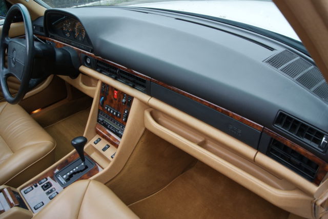 1990 Mercedes-Benz 500-Series Base Sedan 4-Door - photo 10