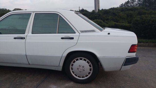 1990 Mercedes-Benz 190-Series SEDAN - photo 2
