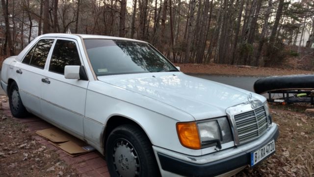 1990 Mercedes-Benz 300-Series SEDAN - photo 2
