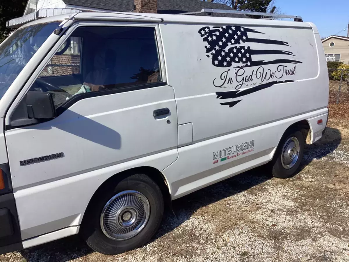 1990 MITSHUBISHI VAN 1990 Mitsubishi Other