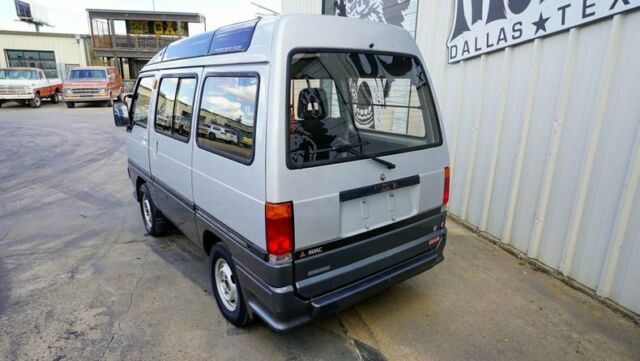 1909 Mitsubishi U18 Mini Cab Super Aero Micro Van - photo 11