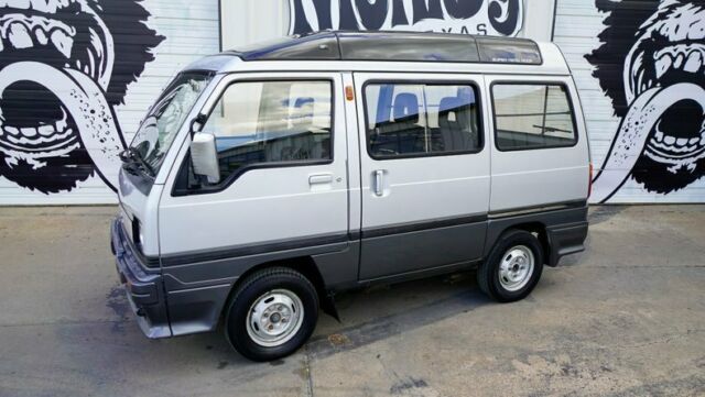 1909 Mitsubishi U18 Mini Cab Super Aero Micro Van - photo 6