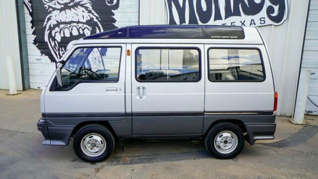 1909 Mitsubishi U18 Mini Cab Super Aero Micro Van - photo 9
