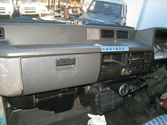 1990 Mitsubishi Canter - photo 11