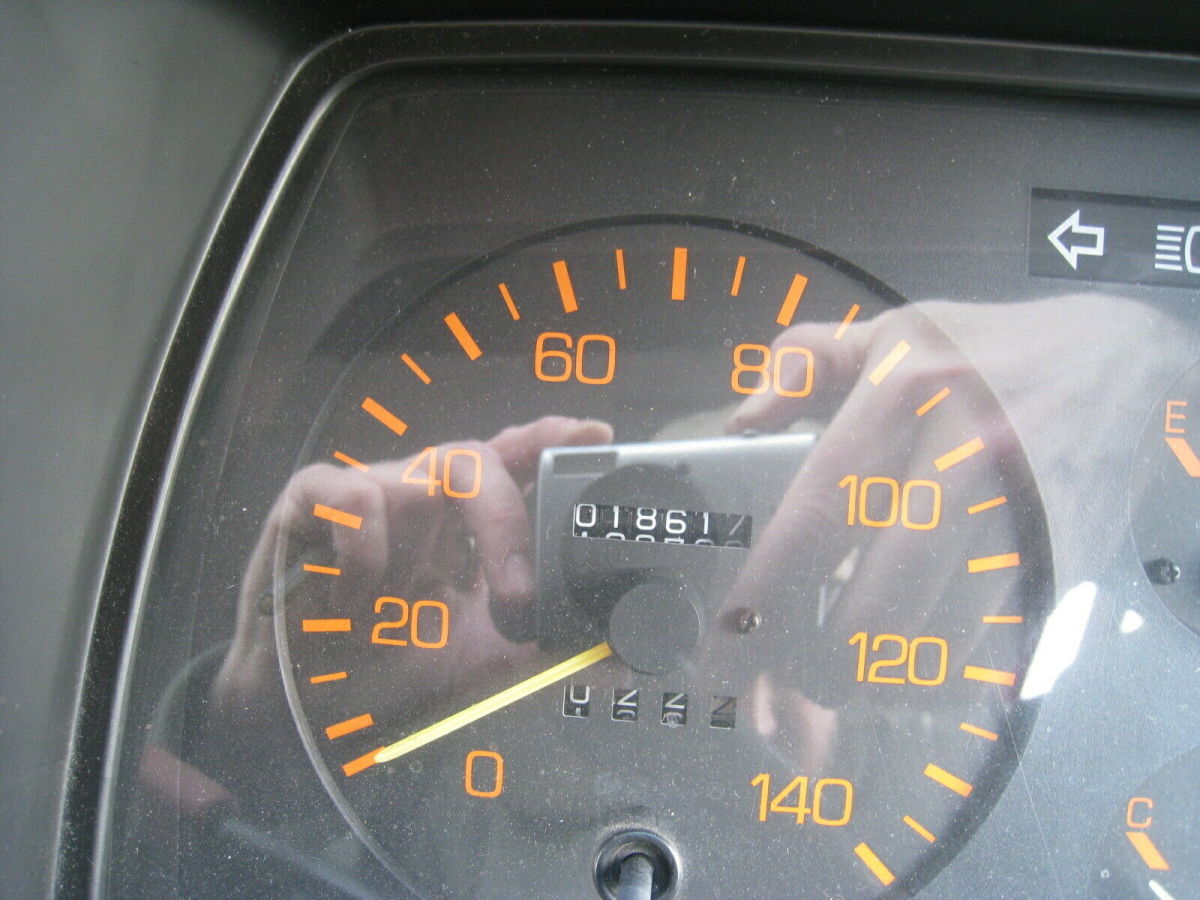 1990 Mitsubishi Canter (Fuso) - photo 2