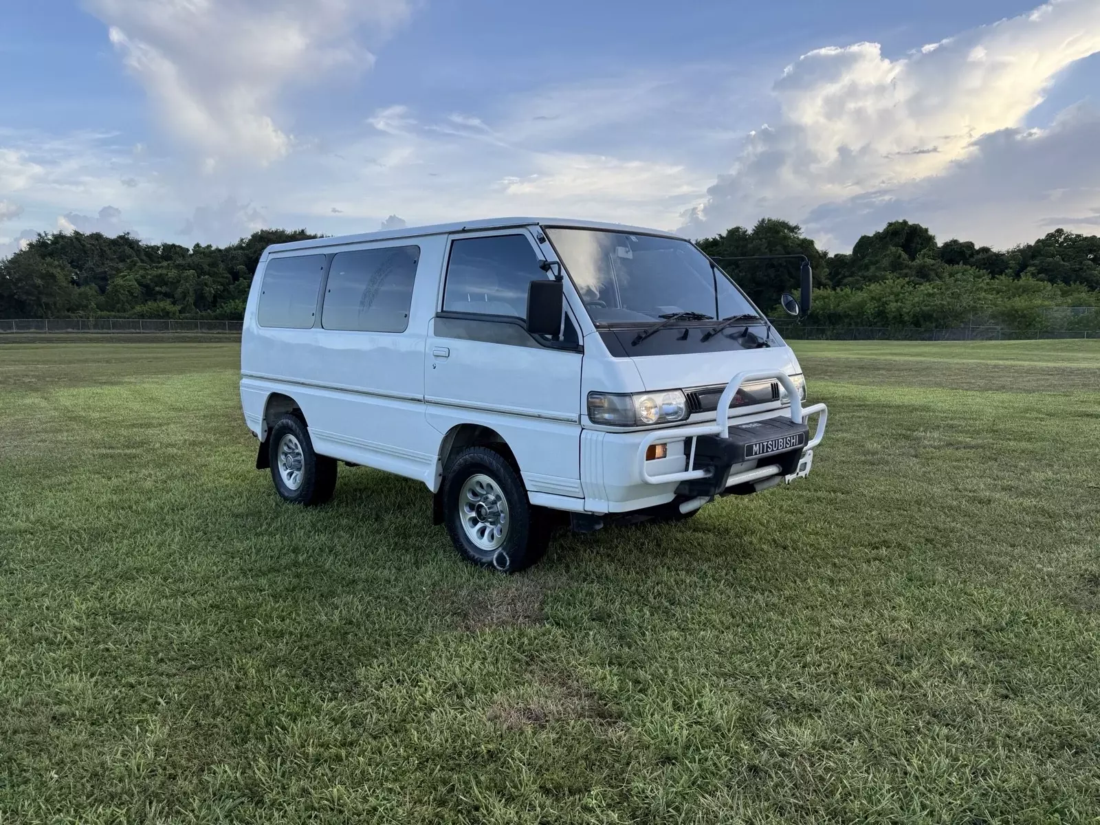1990 Mitsubishi Delica 4WD. Diesel Turbo. Automatic.