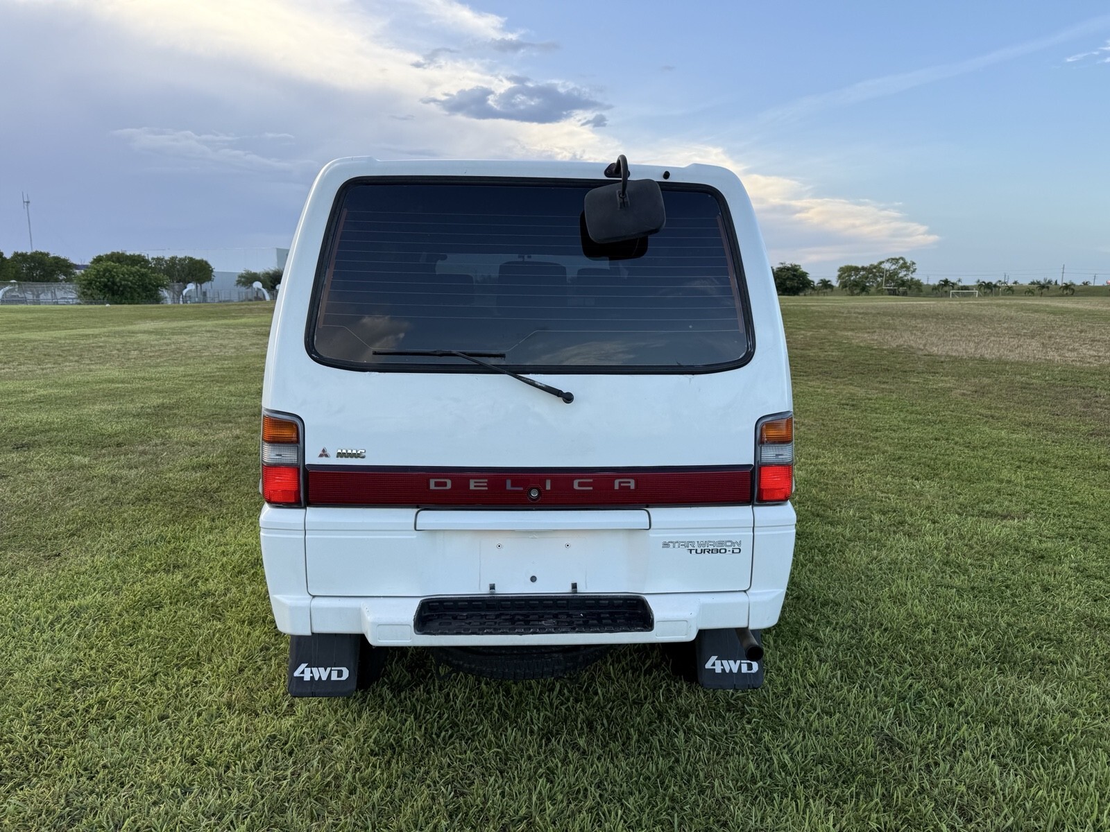 1990 Mitsubishi Delica 4WD. Diesel Turbo. Automatic. - photo 4