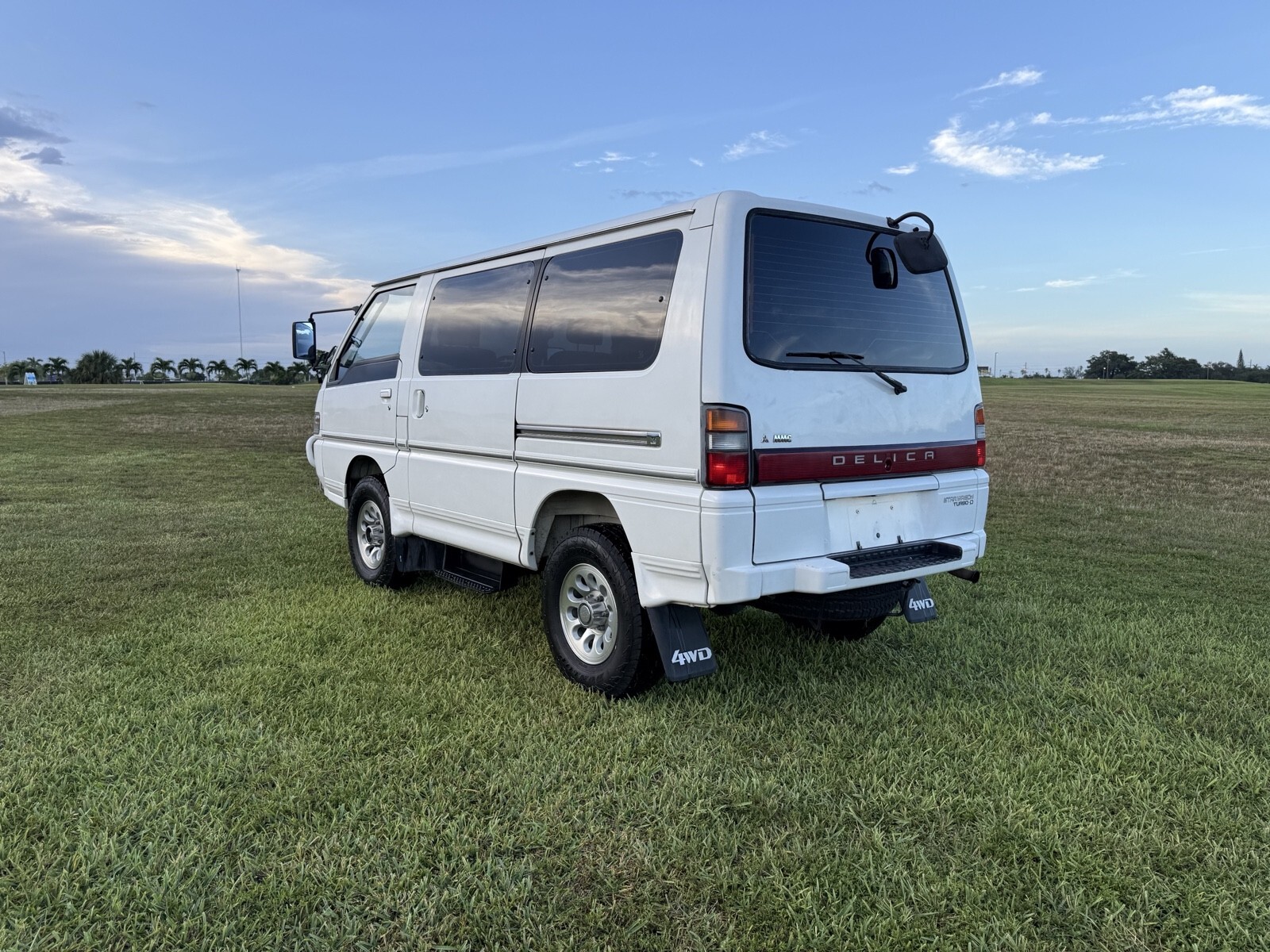 1990 Mitsubishi Delica 4WD. Diesel Turbo. Automatic. - photo 5