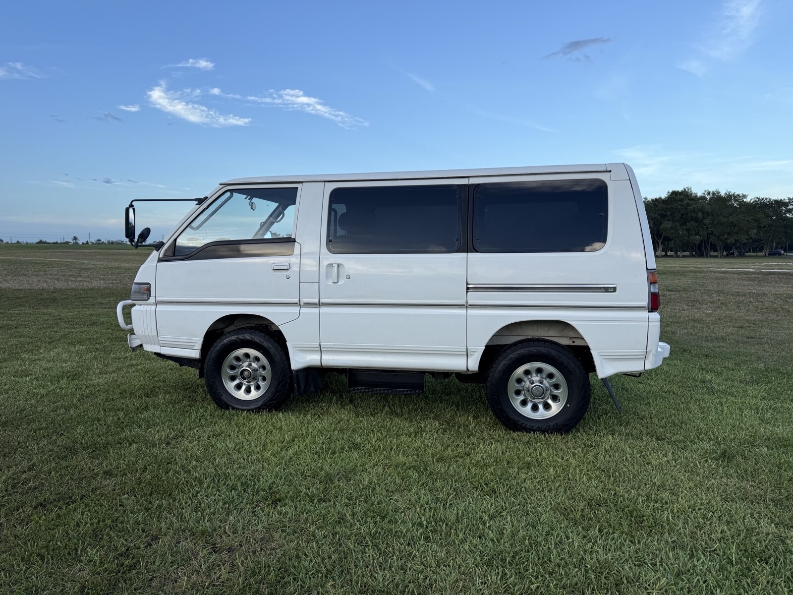 1990 Mitsubishi Delica 4WD. Diesel Turbo. Automatic. - photo 6