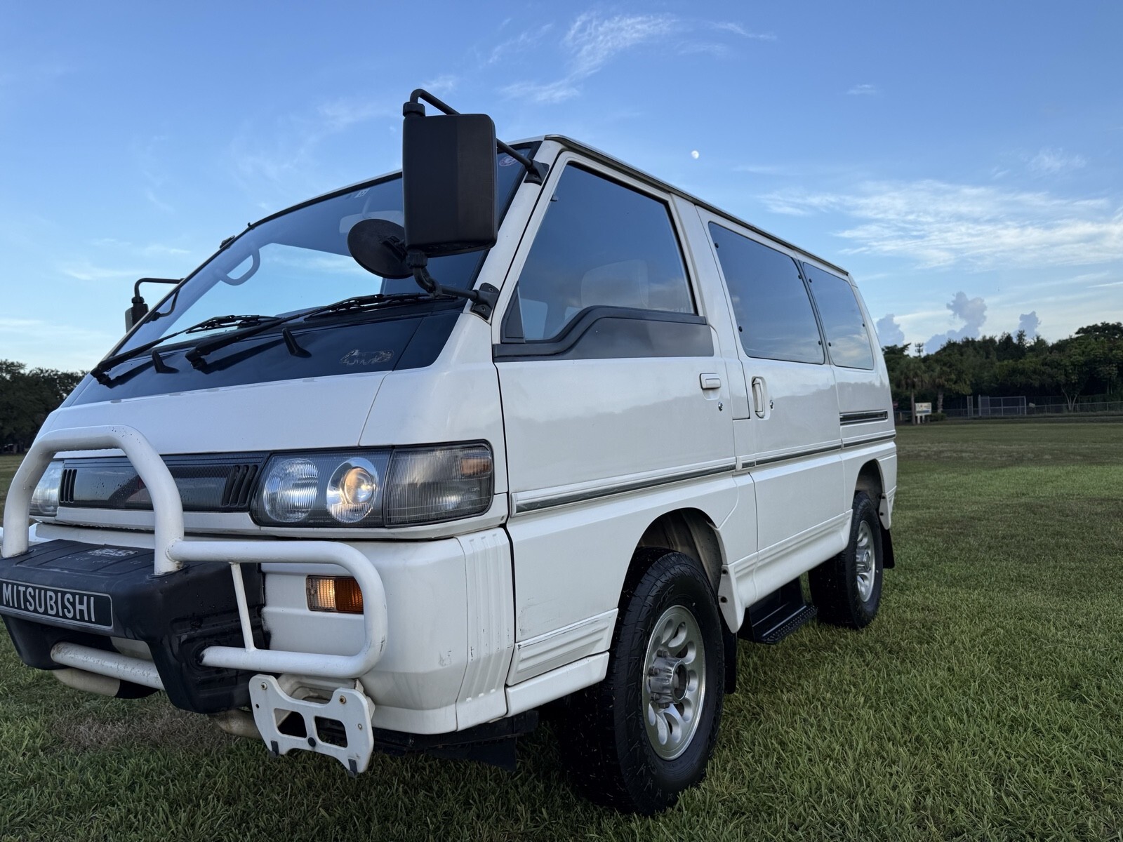 1990 Mitsubishi Delica 4WD. Diesel Turbo. Automatic. - photo 9