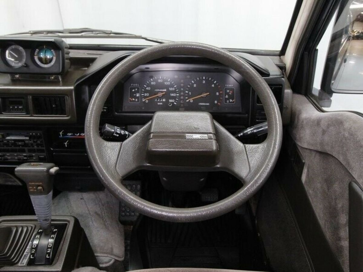 1990 Mitsubishi Delica Exceed - photo 10