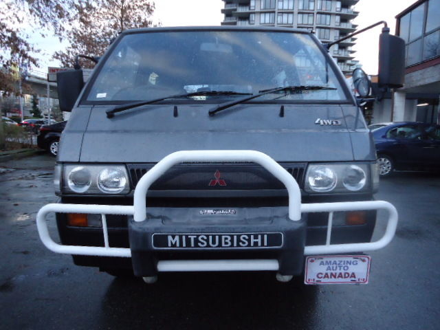1990 Mitsubishi Delica L300 4wd, Turbo Diesel wagon, automatic, 7 passenger van 1990 Mitsubishi Delica L300 Exceed