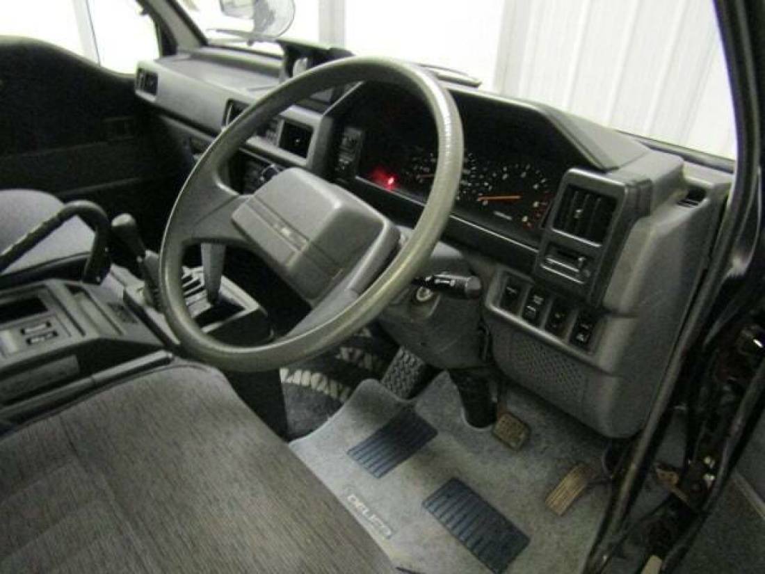 1990 Mitsubishi Delica Star Wagon Chamonix - photo 11