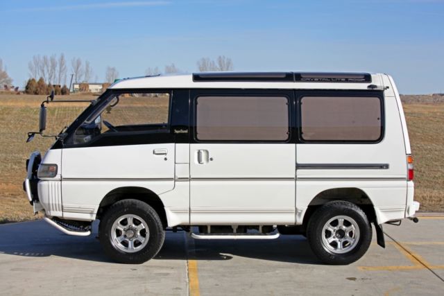 1900 Mitsubishi Delica - photo 2