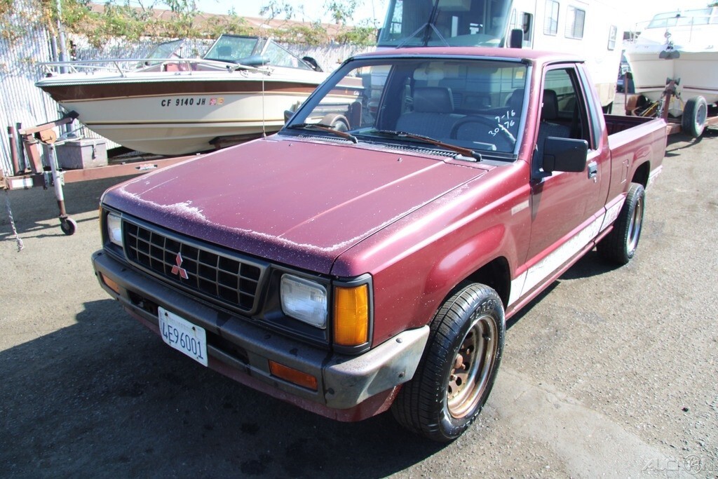 1990 Mitsubishi Mighty Max - photo 2