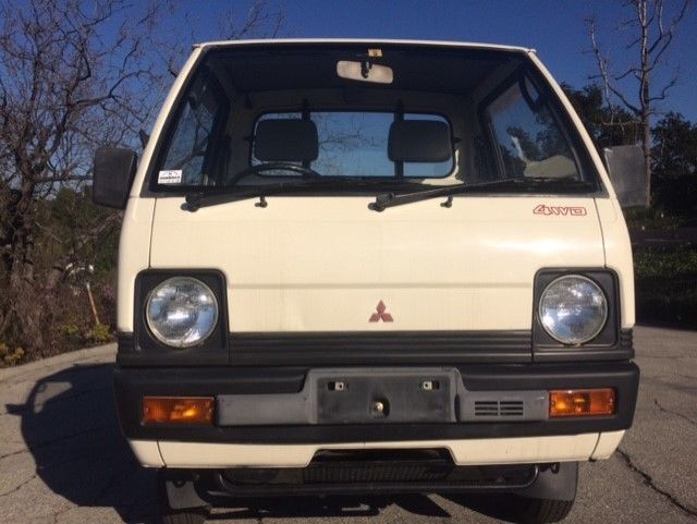1980 Mitsubishi Light Truck - photo 2