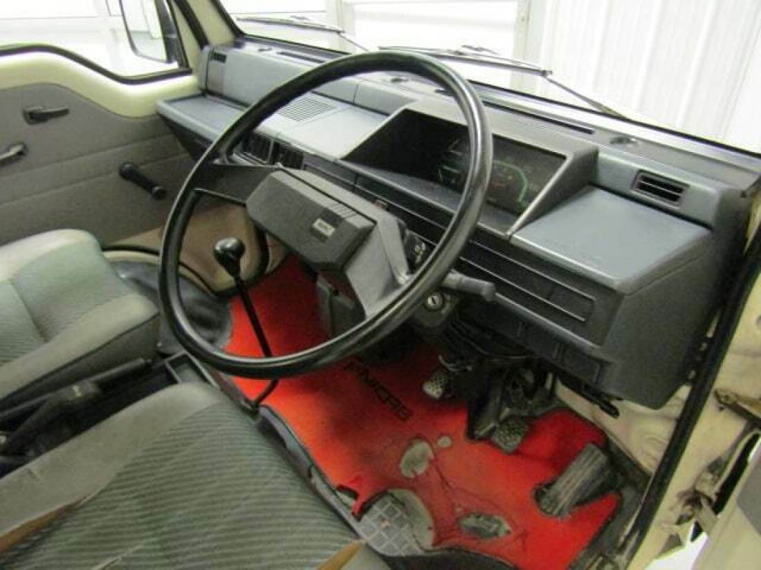 1990 Mitsubishi MiniCab Super DX 4WD - photo 12