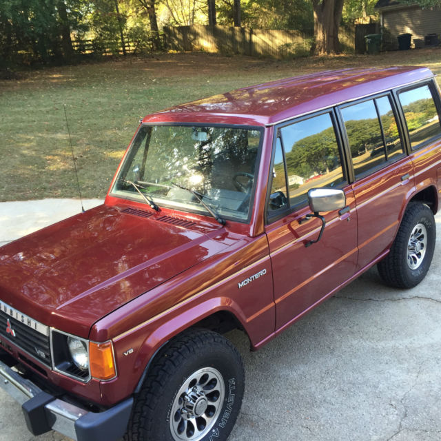 1990 Mitsubishi Montero RS