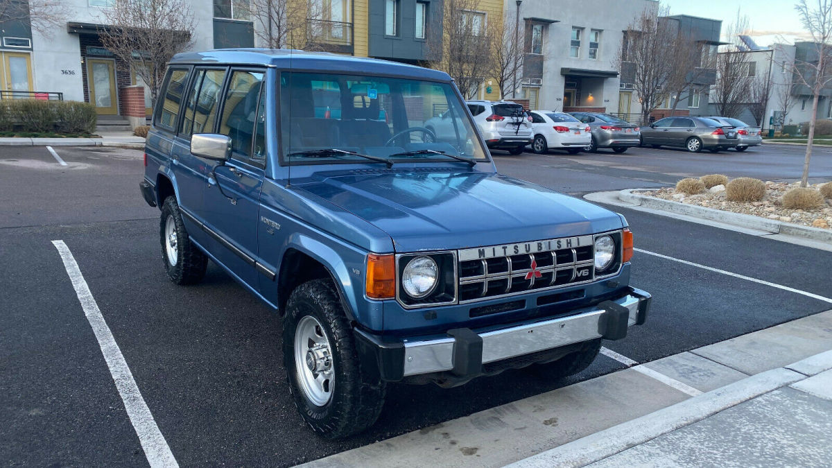 1990 Mitsubishi Montero LS - photo 3