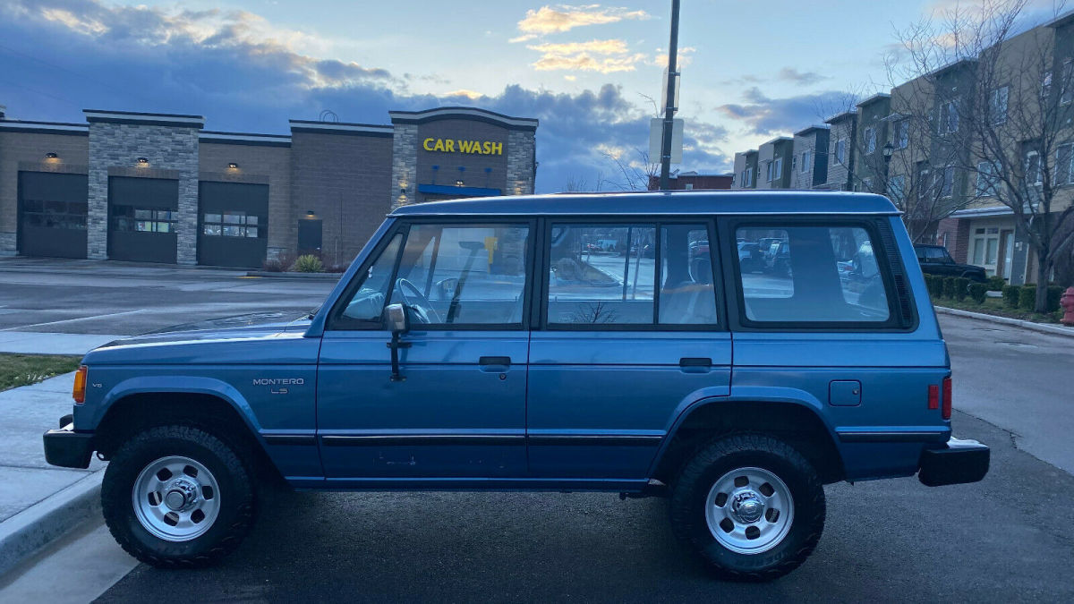1990 Mitsubishi Montero LS - photo 8