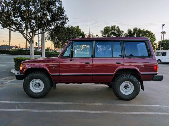 1990 Mitsubishi Montero LS - photo 8