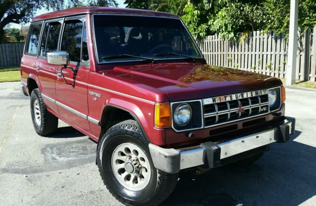 1990 Mitsubishi Montero LS