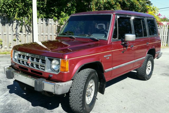 1990 Mitsubishi Montero LS - photo 4