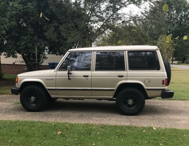 1990 Mitsubishi Montero RS 4X4