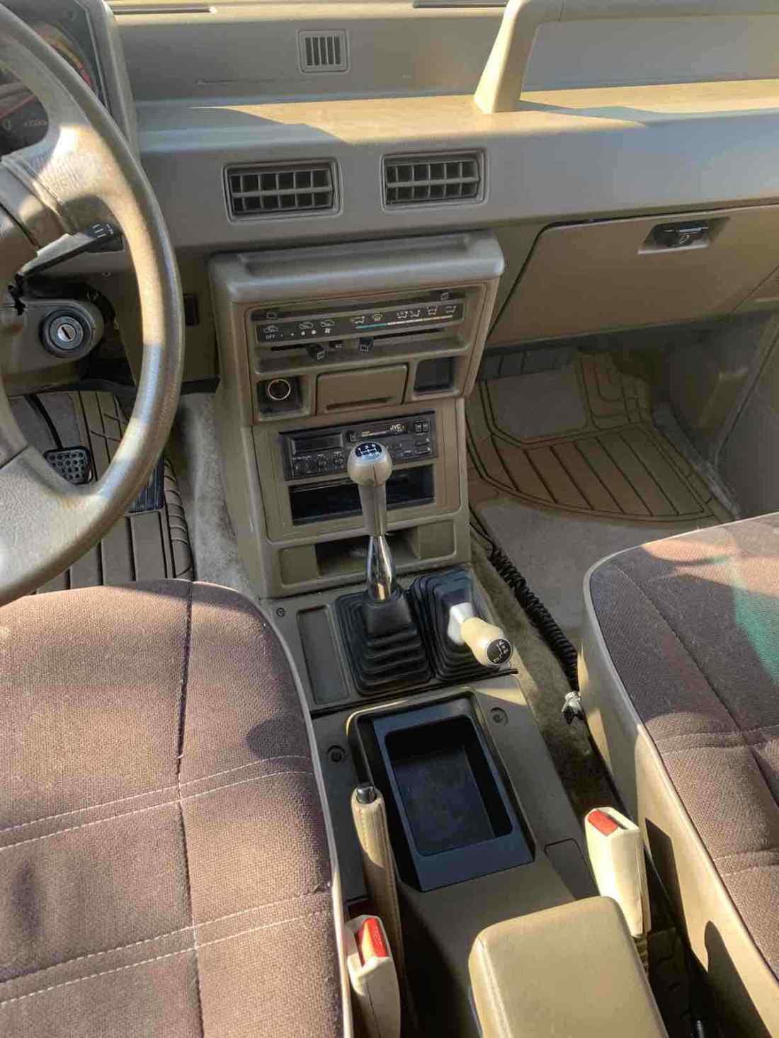1990 Mitsubishi Montero - photo 13